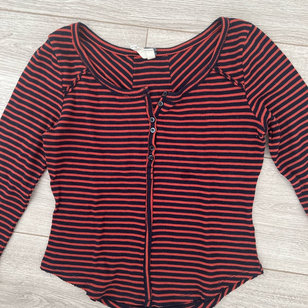 Free People striped top. Navy blue and burnt orange. Cute for work, brunch, etc!
